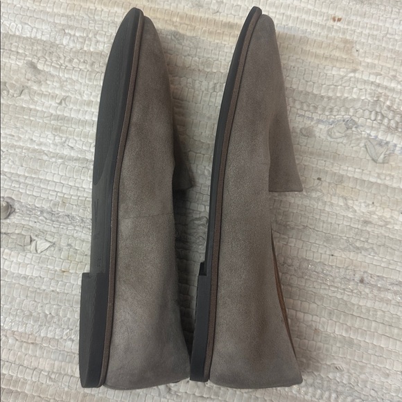 Like new! Vionic WILLA 2.0 Slip On Flat Driftwood Suede - Picture 10 of 10
